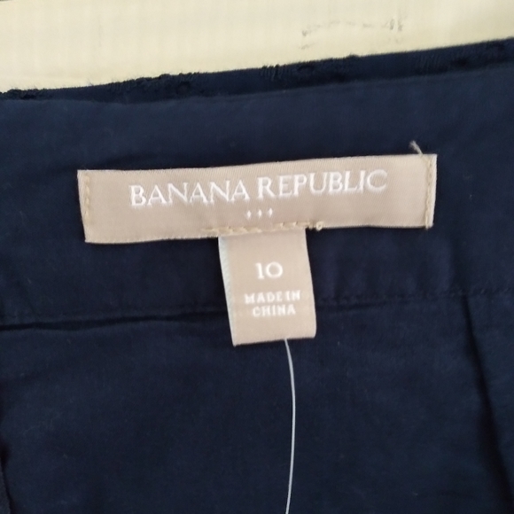 Banana Republic Lace Pencil Skirt - Picture 3 of 4